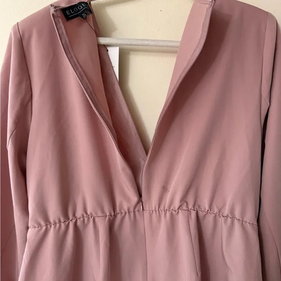 Eloquii NWT Twist Front Dress in Blush Neutral, Long Sleeve and Stretchy, sz 18 - Picture 10 of 11